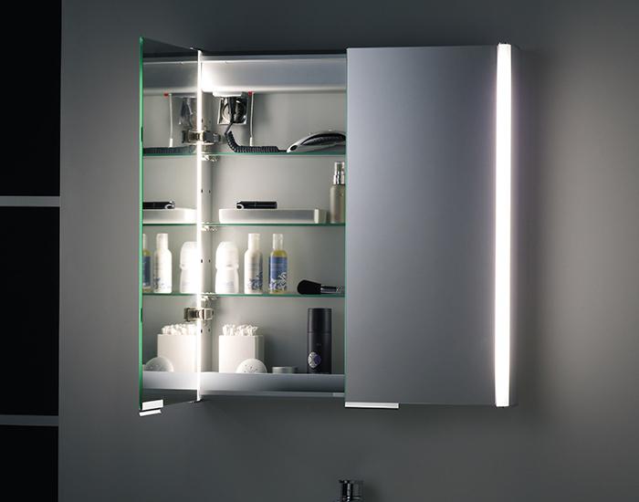 Зеркальный навесной шкаф для ванной с подсветкой