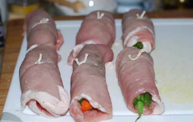 Пальчики из свинины рецепты с фото. Свиные пальчики. Пальчики из мяса. Пальчики из свинины. Мясные пальчики из свинины.