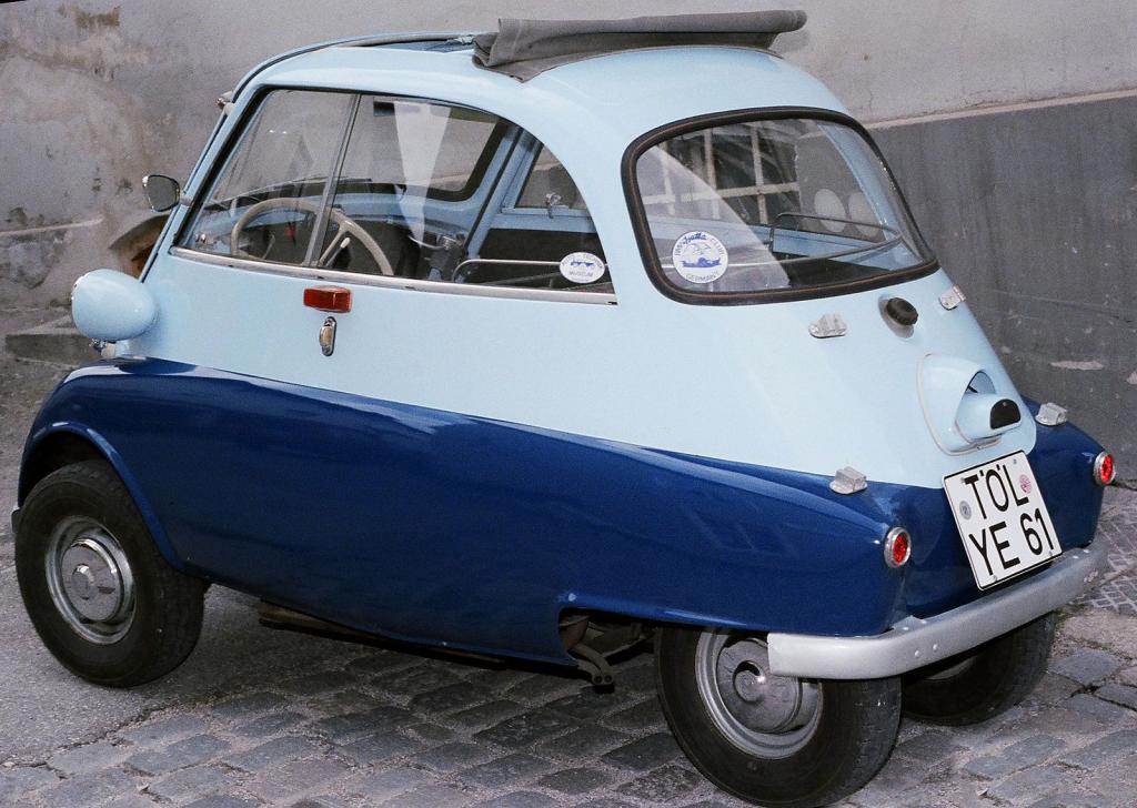 Мотоколяска BMW Isetta 300